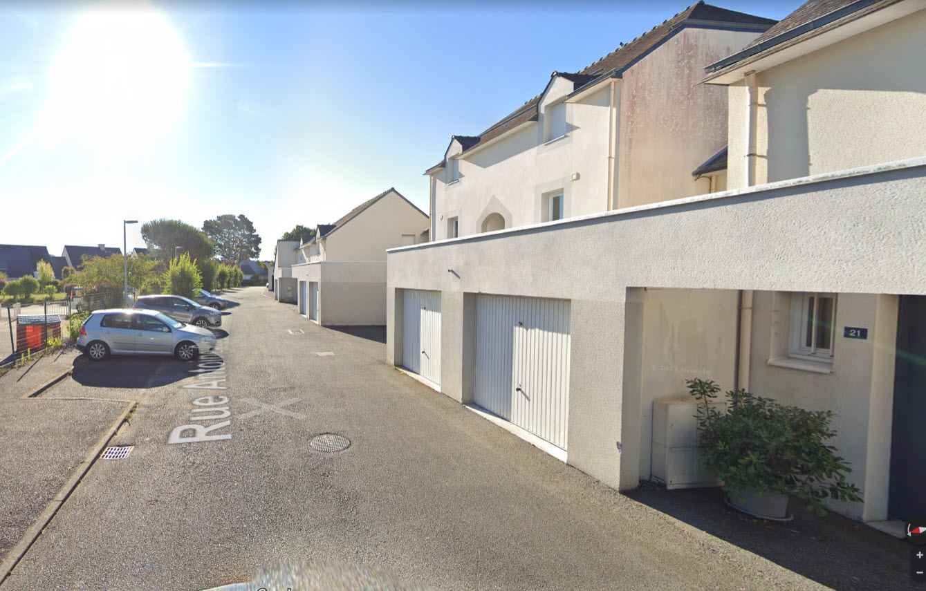 VANNES   RUE CONDORCET  4020 m2   8 lgts   19 a ha photo01